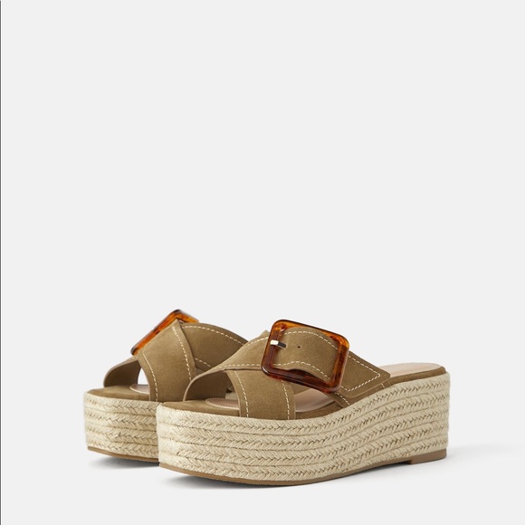 LEATHER PLATFORM WEDGES WITH TORTOISESHELL BUCKLE